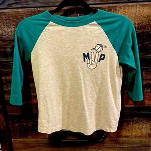 3/4 sleeve graphic tee